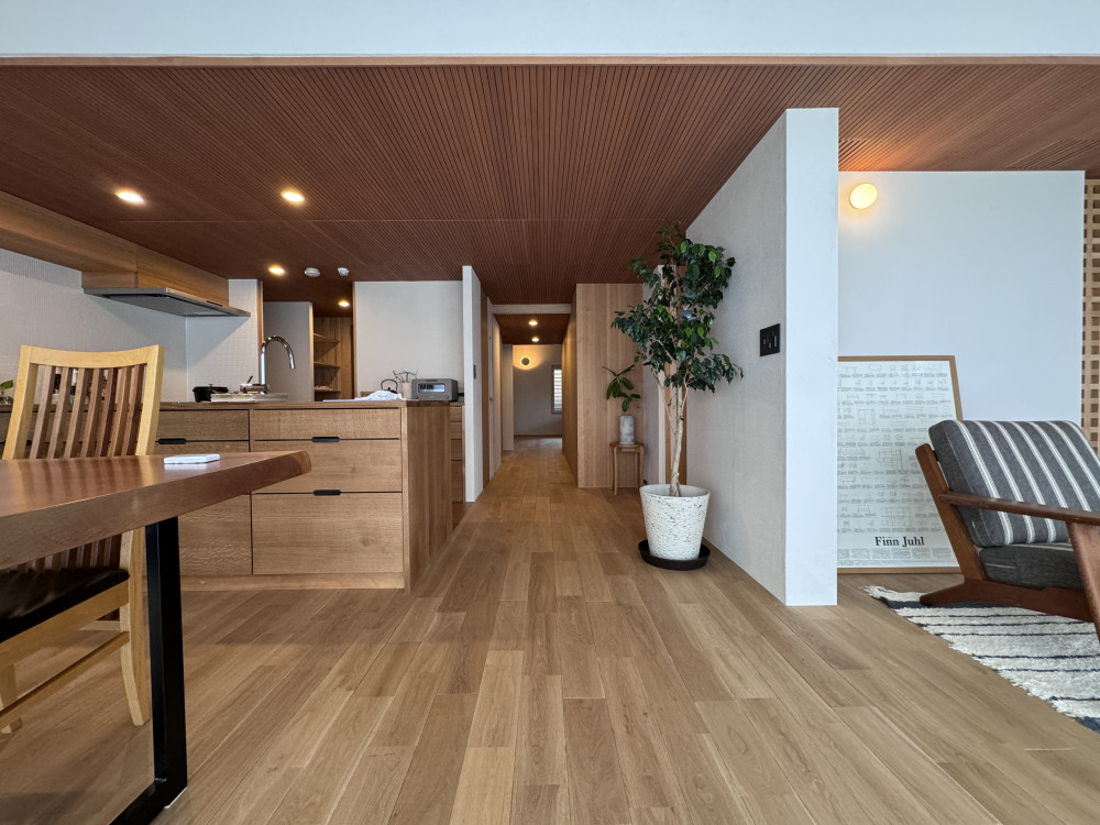 性能向上をより生かす、回遊プランで暮らしの質を高めた木のマンションリノベーション