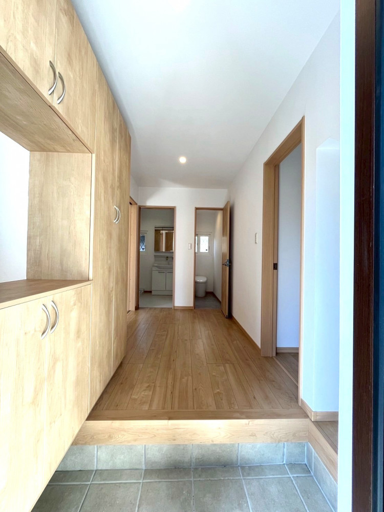 開放×シンプルー家具で彩る暮らしー