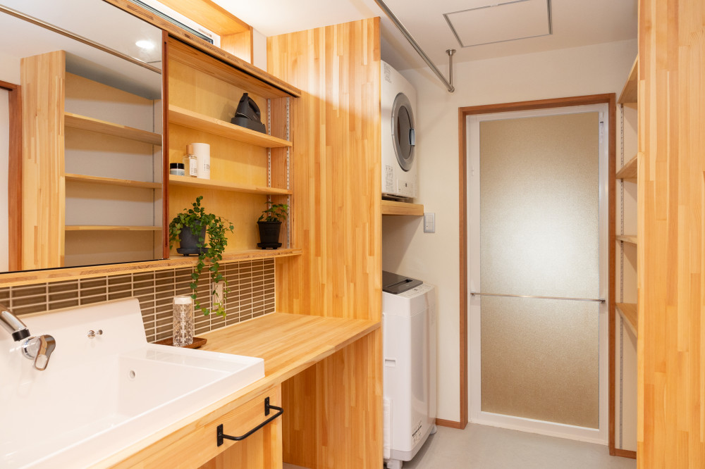 安心と自然素材に包まれる家 ～倒壊不安と寒さから解放された性能向上リノベ～