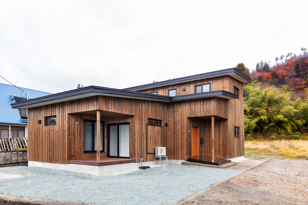 安心と自然素材に包まれる家 ～倒壊不安と寒さから解放された性能向上リノベ～