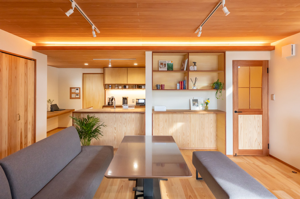 安心と自然素材に包まれる家 ～倒壊不安と寒さから解放された性能向上リノベ～