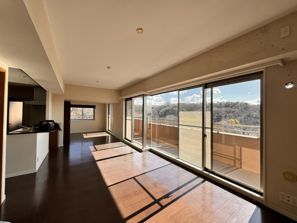 性能向上をより生かす、回遊プランで暮らしの質を高めた木のマンションリノベーション