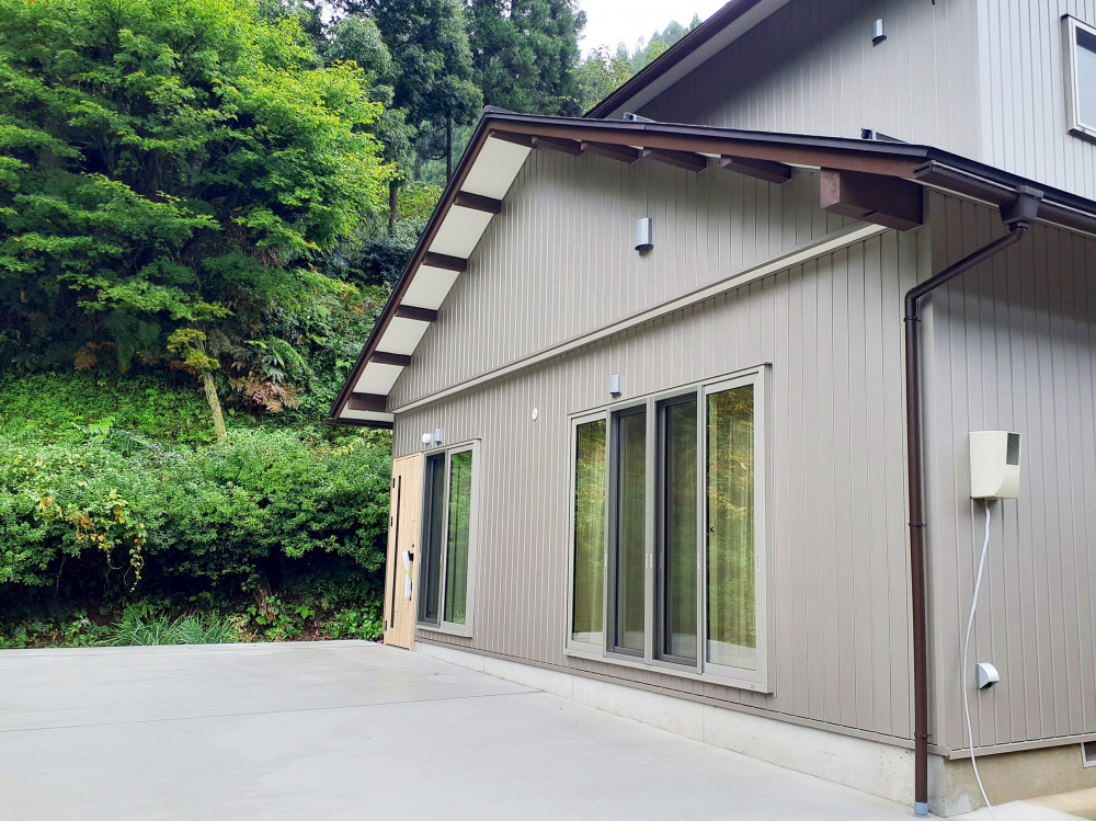 山間に建つ、”ほっ”とできるわが家