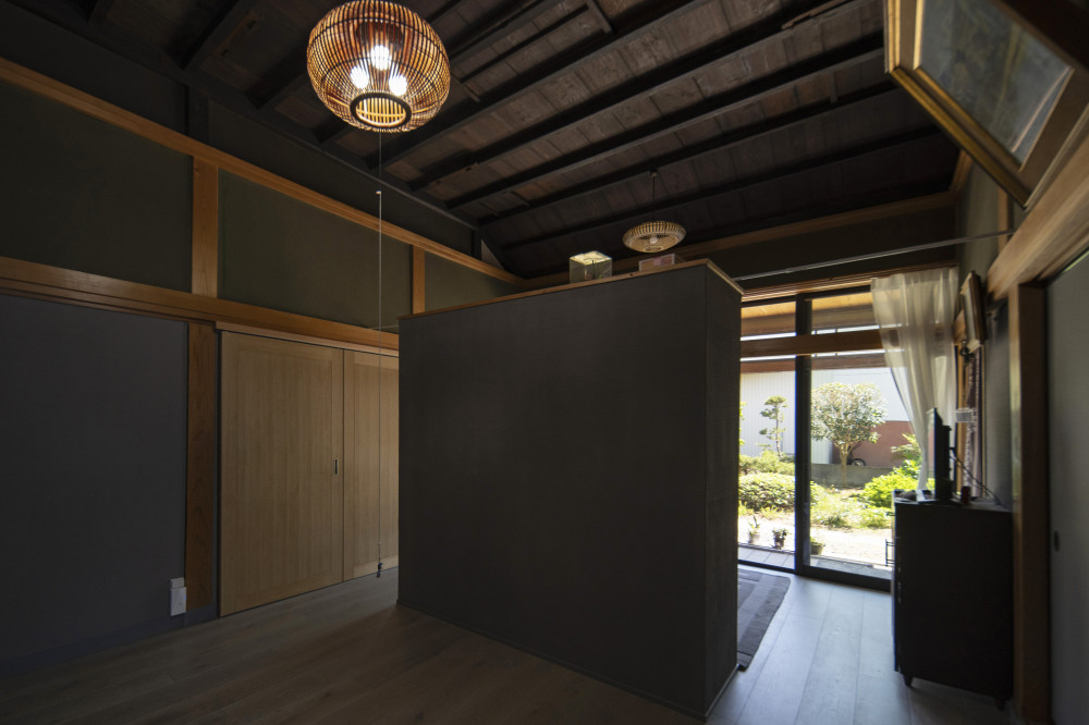 140年前の原型に立ち戻る、二世帯の暮らしを包む民家改修