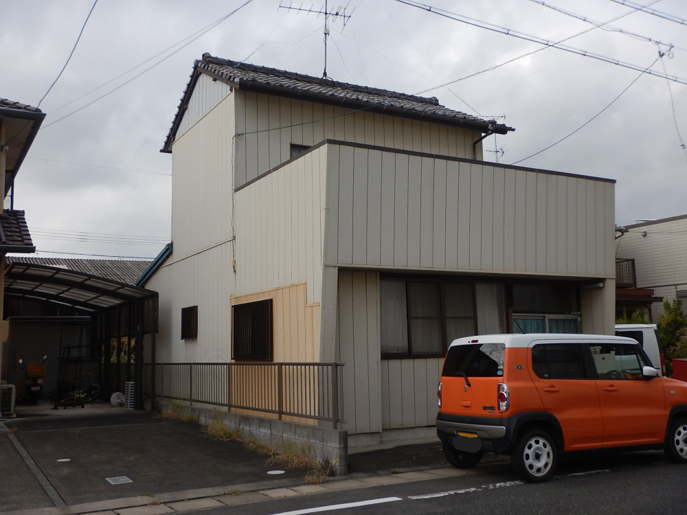 昭和をつなぐ土壁再生の小さな家