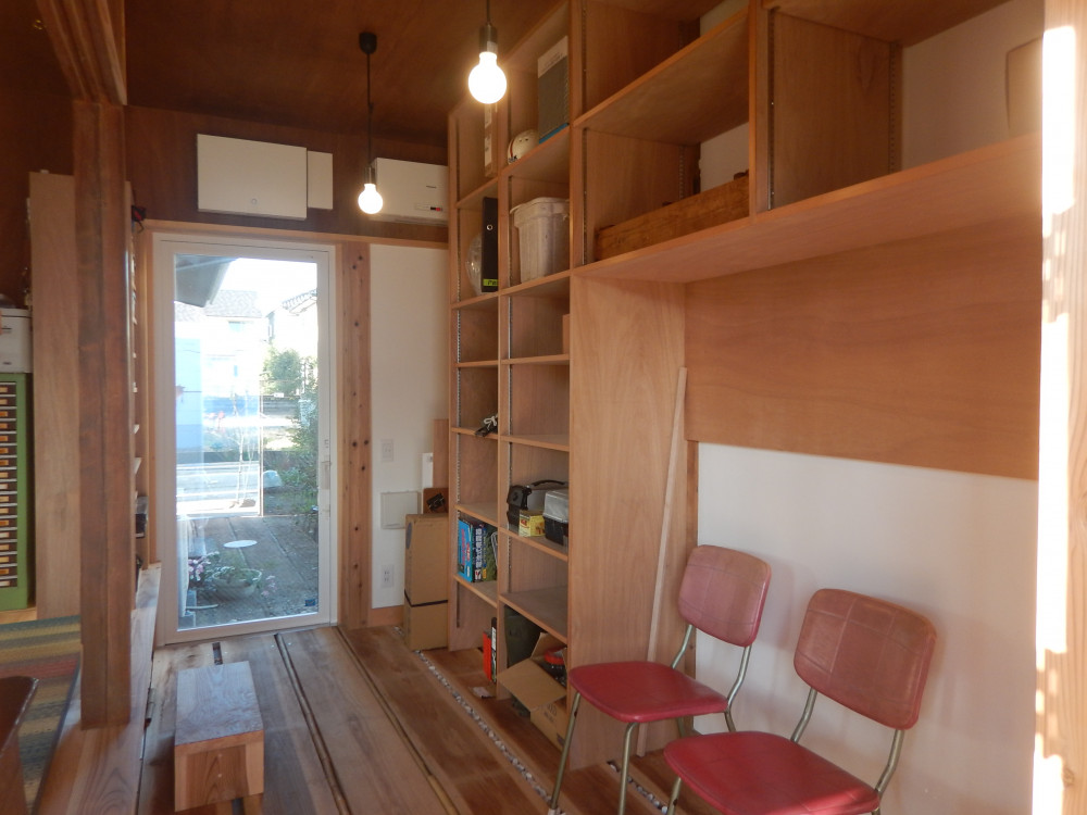 昭和をつなぐ土壁再生の小さな家