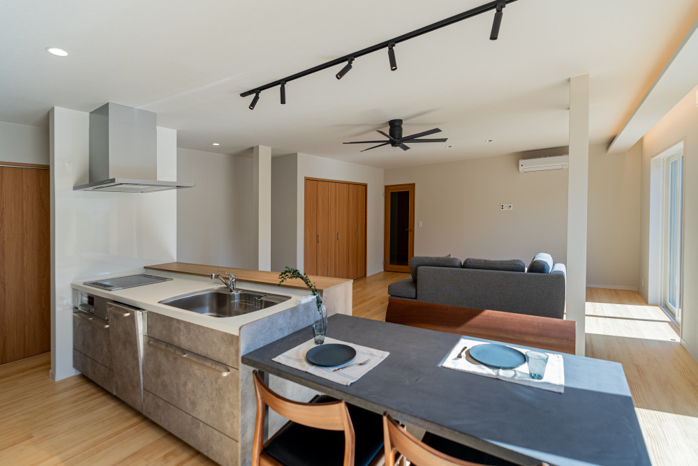 空き家を未来基準へ― 晴れやかに暮らす平屋