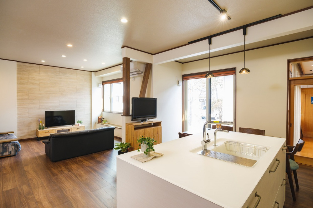 先代の設計を住み継ぐ。夫婦セカンドライフの暮らしやすさ融合【岩手】