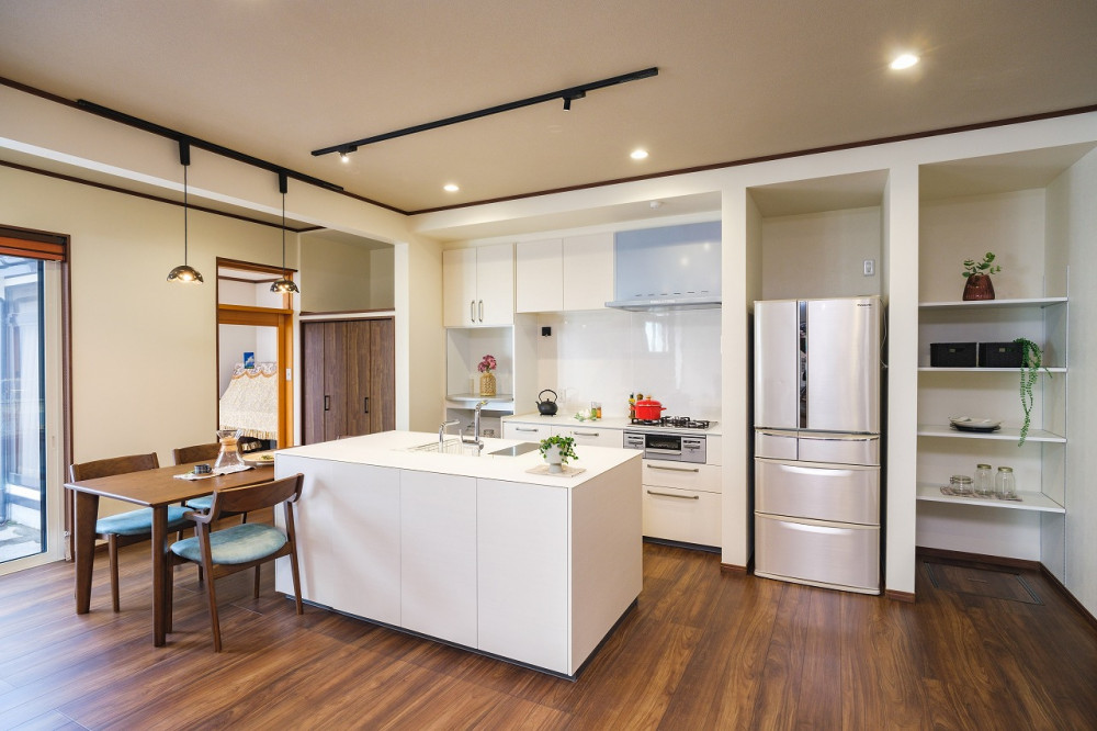 先代の設計を住み継ぐ。夫婦セカンドライフの暮らしやすさ融合【岩手】