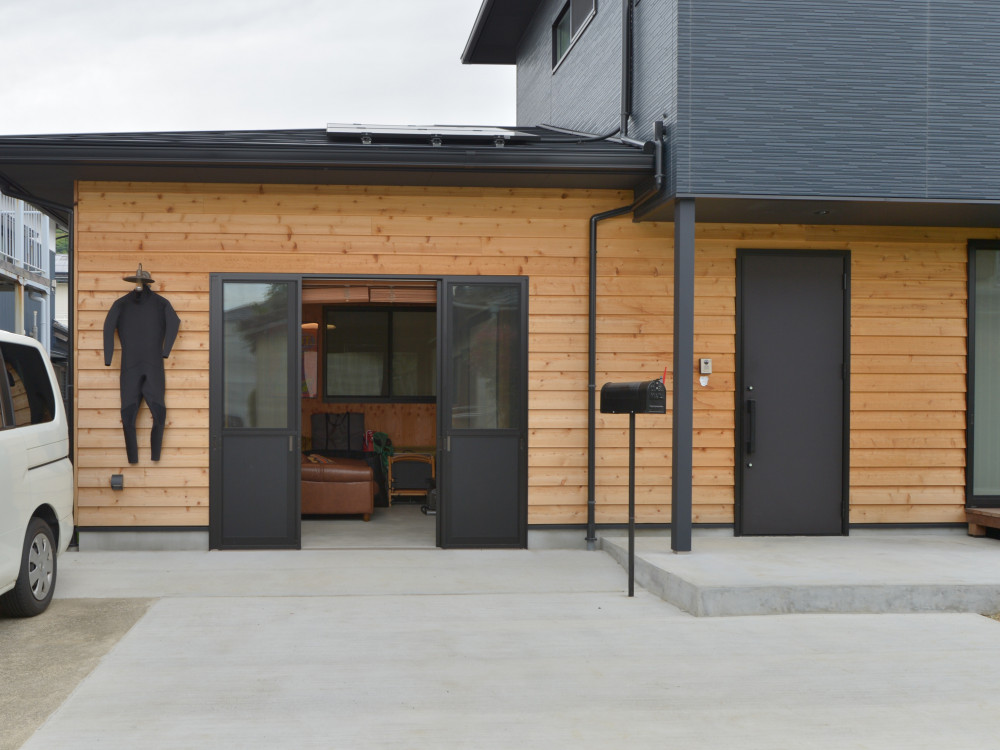 家は住むより遊ぶもの【サーファーズハウス】