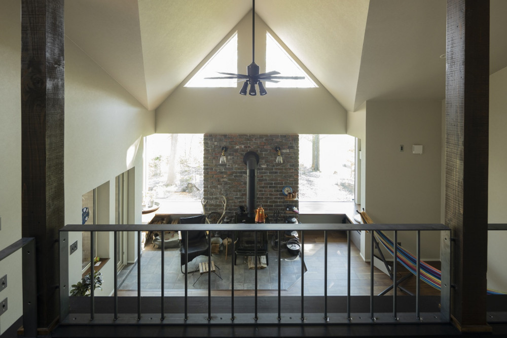 木々に囲まれて暮らす