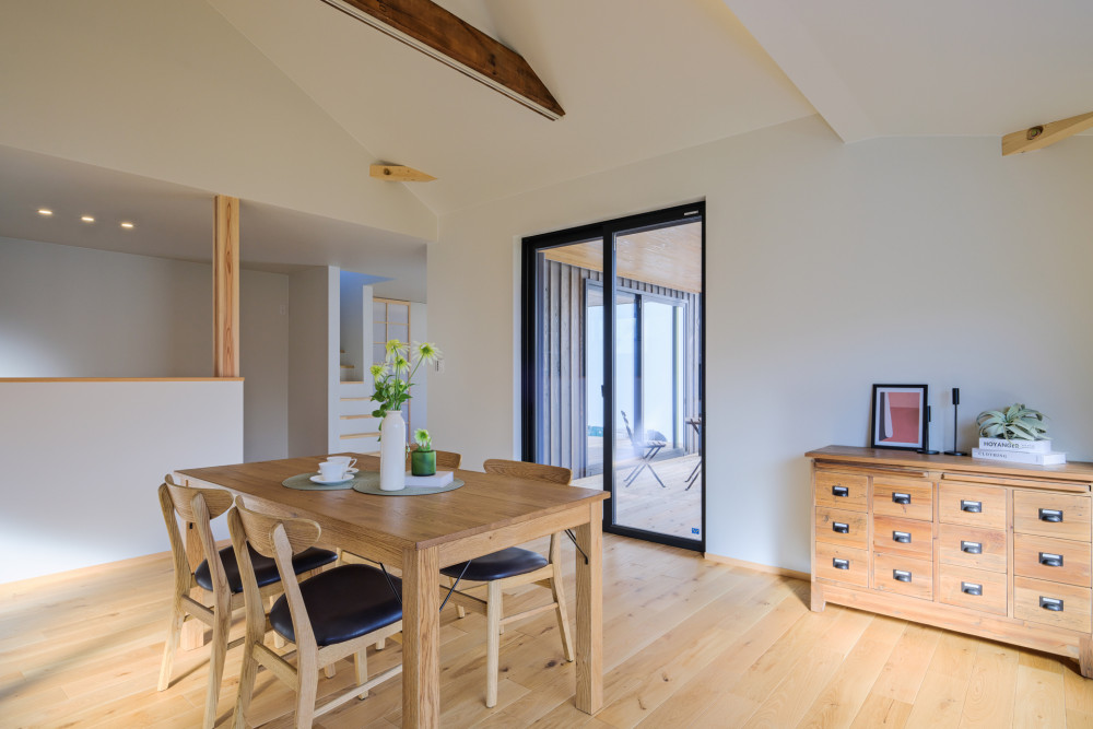 買取再販＋長期優良住宅化リノベーション「葉山の家」