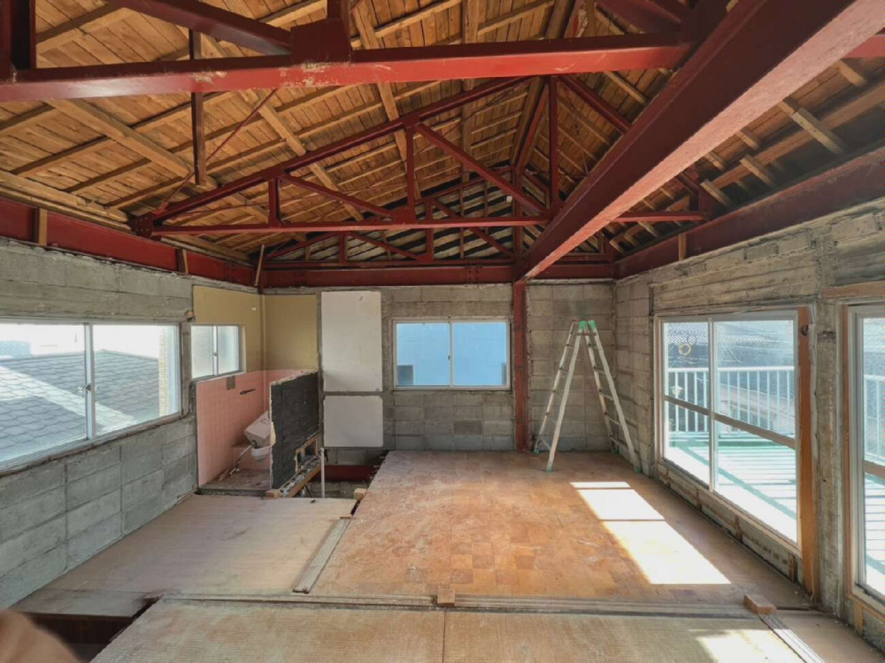 コンパクトな3階建の都市型リノベーション住宅