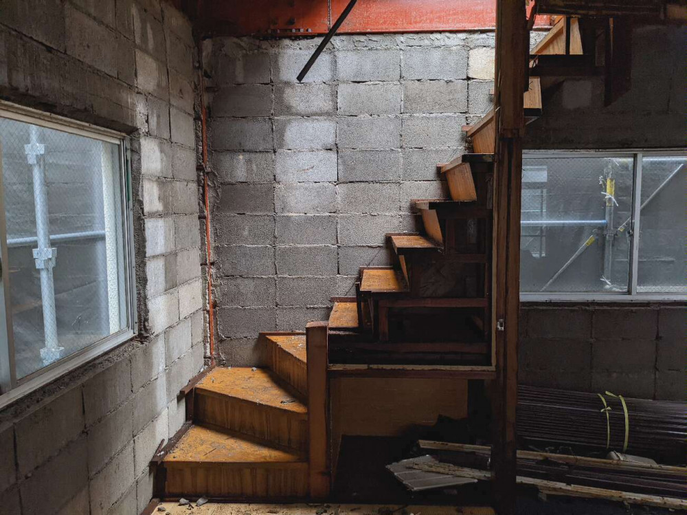 コンパクトな3階建の都市型リノベーション住宅