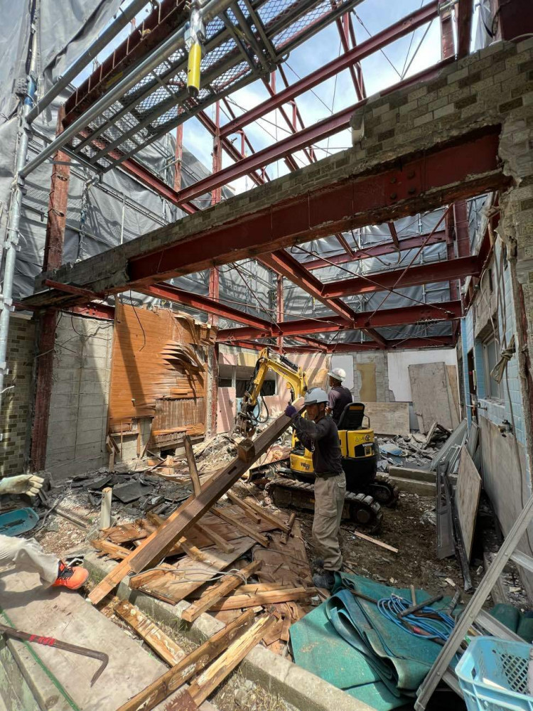 コンパクトな3階建の都市型リノベーション住宅