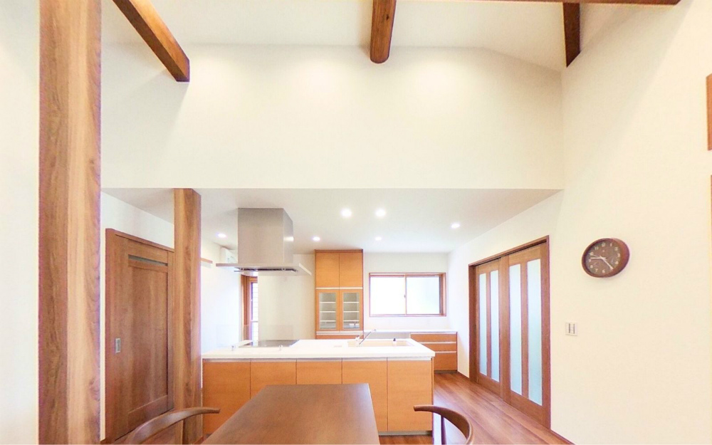 【面影を残して住みやすく】懐かしいのに、新しい。心地よく住み継ぐ家　耐震・減築・断熱リノベ