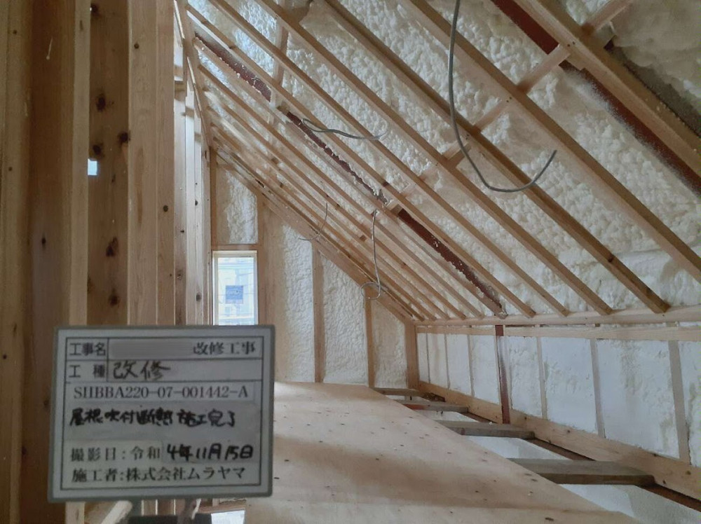 コンパクトな3階建の都市型リノベーション住宅