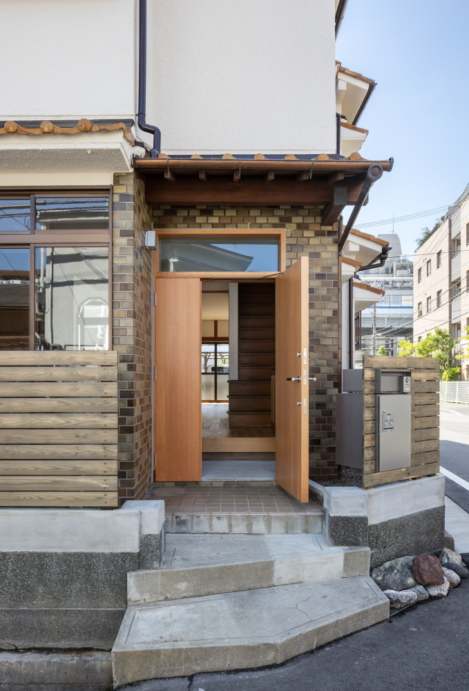 神戸の改修-制作と生活が並列する家-