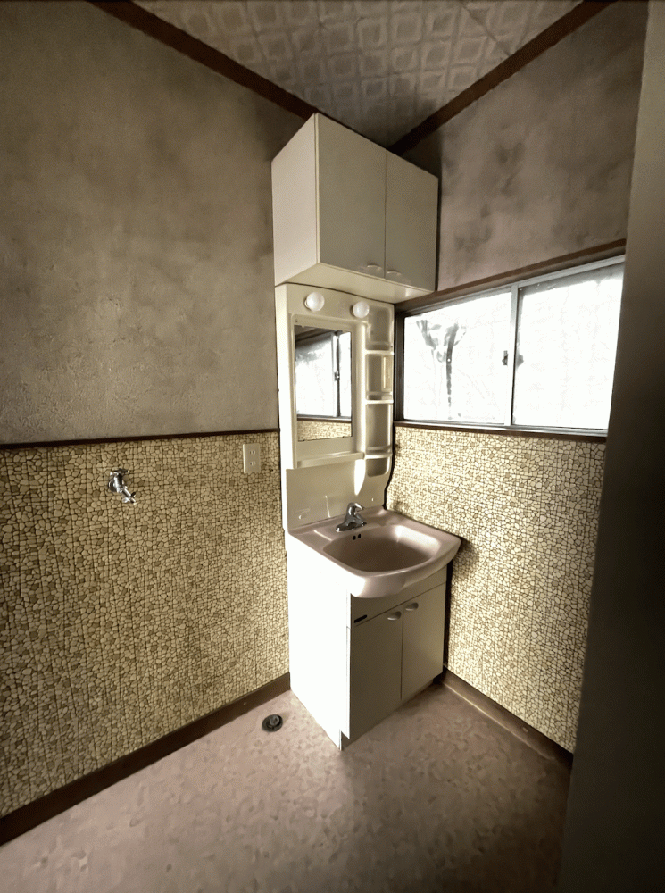 築45年 現代的デザインの省エネ住宅へ変貌