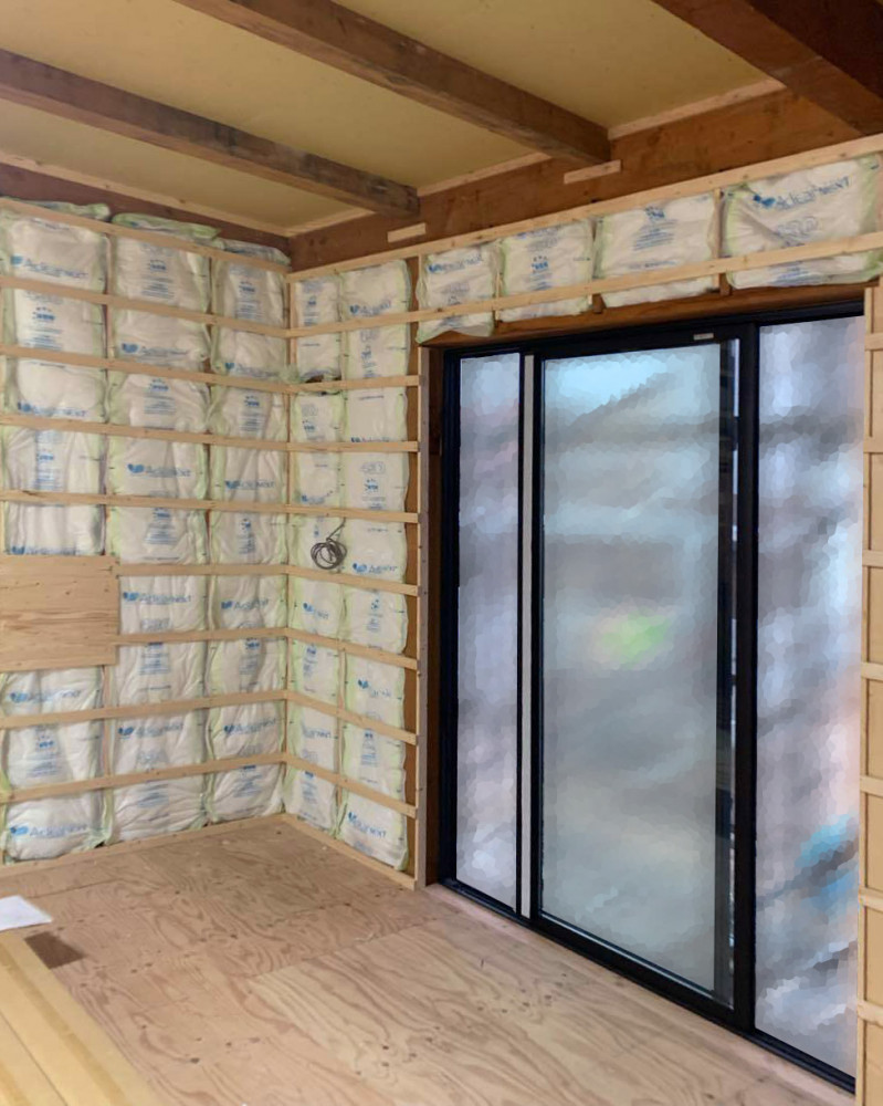 ノスタルジックな風合いを残した性能向上リノベーション