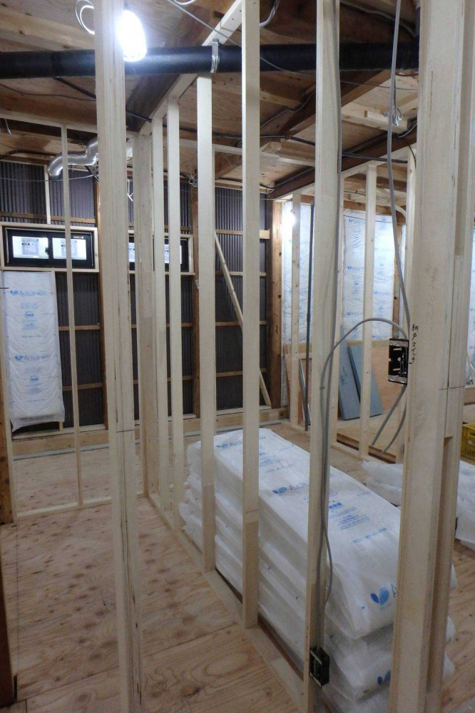 きたまちの家｜大きな吹き抜けのある納屋を快適な住まいに。