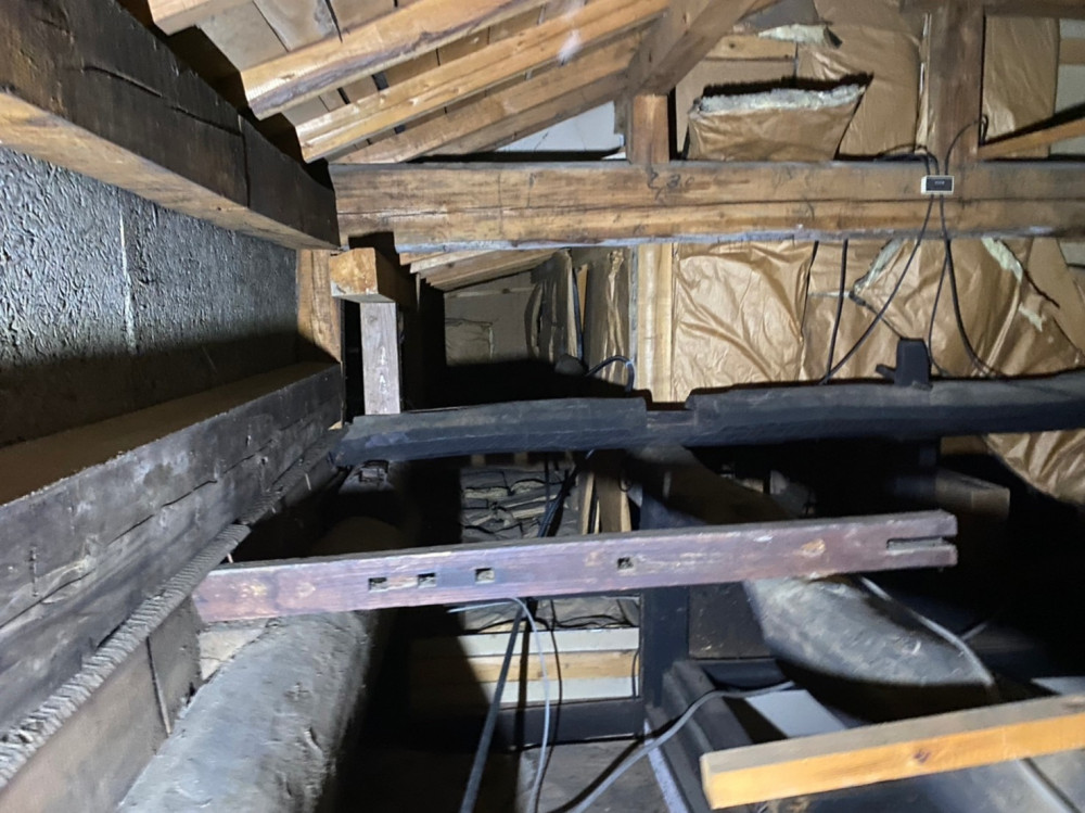 140年前の原型に立ち戻る、二世帯の暮らしを包む民家改修