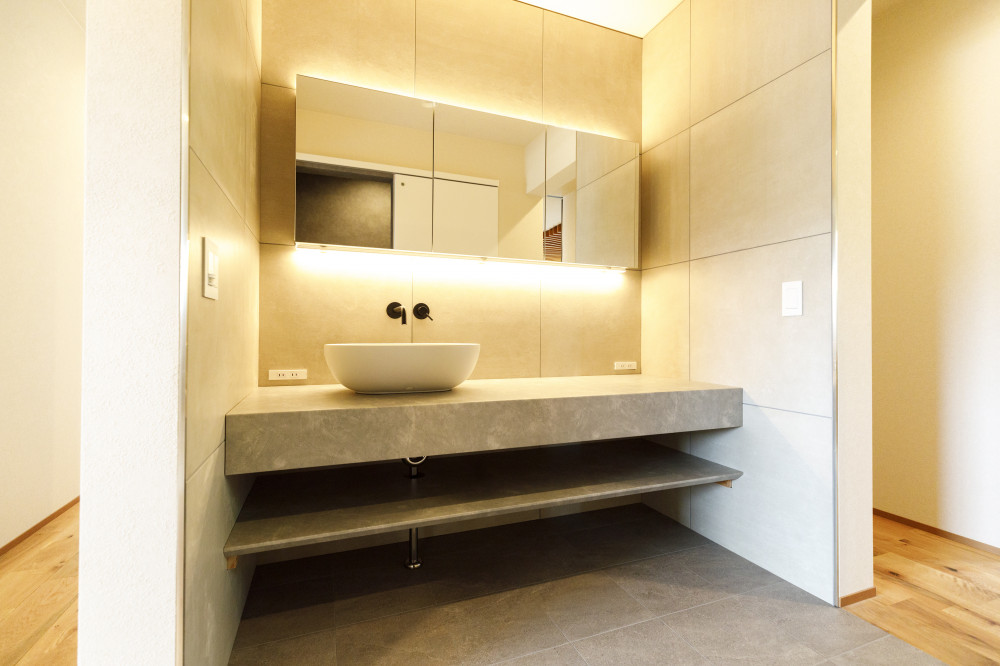 土地と建物の価値を生かす　再 生 の 家