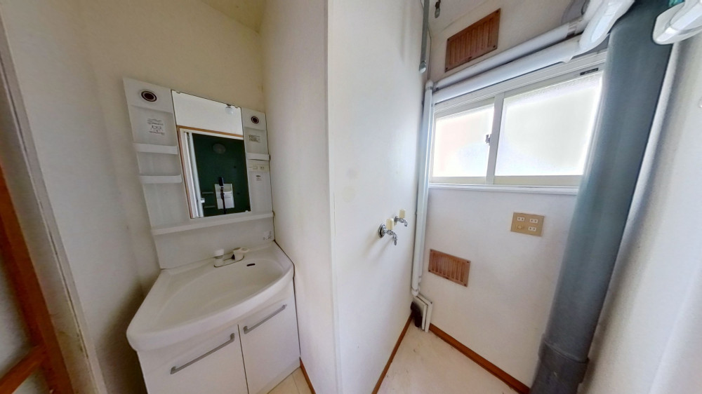 「自然美を活かした耐震・断熱リノベーション」 — 快適な回遊動線で家事ラクを実現したモダン空間