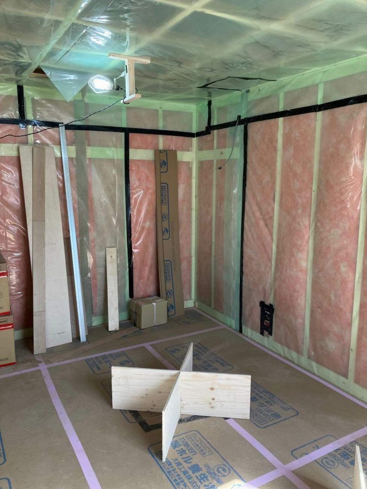 「自然美を活かした耐震・断熱リノベーション」 — 快適な回遊動線で家事ラクを実現したモダン空間