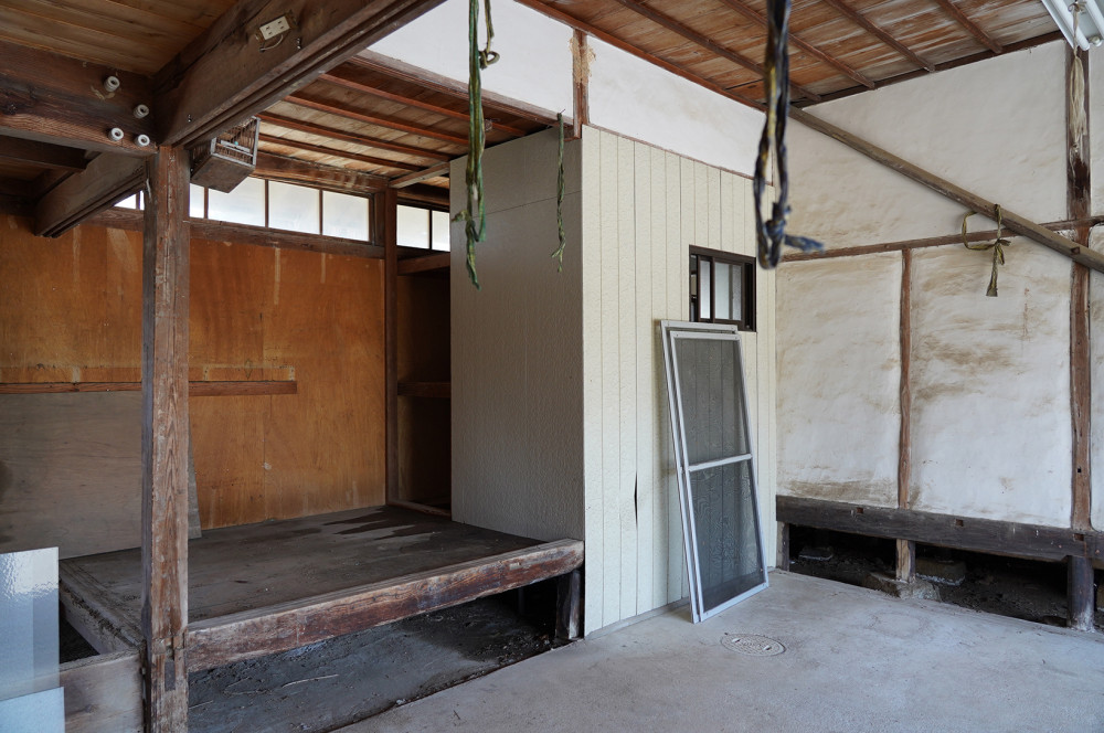 蚕小屋から未来へ　時代を語り継ぐ木の香る家