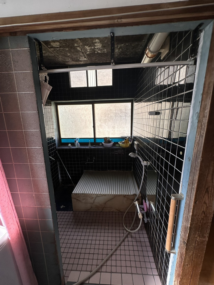 安心と自然素材に包まれる家 ～倒壊不安と寒さから解放された性能向上リノベ～