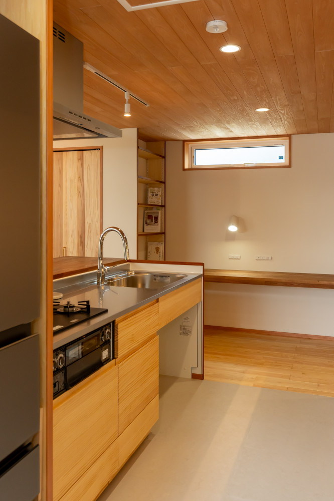 安心と自然素材に包まれる家 ～倒壊不安と寒さから解放された性能向上リノベ～