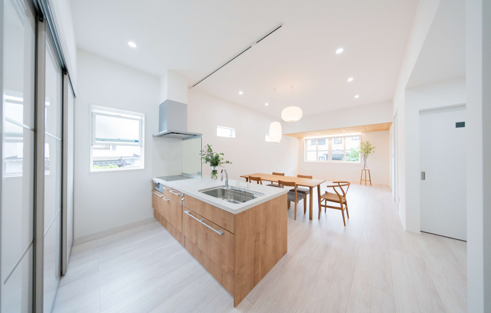 「ヒュッゲ」な暮らしはダイニングから―家族7人が幸せに暮らす魔法のリノベ―