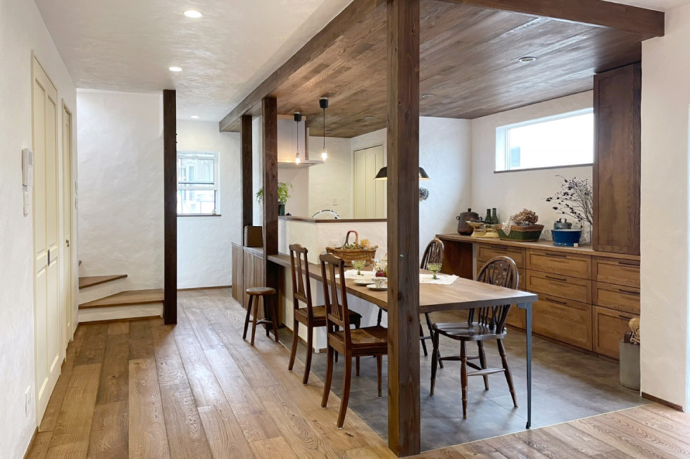 一つ屋根の下で暮らす                                            ＜3世帯が家族になっていく同居リノベーション＞