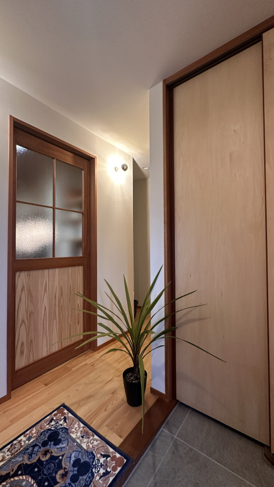 安心と自然素材に包まれる家 ～倒壊不安と寒さから解放された性能向上リノベ～