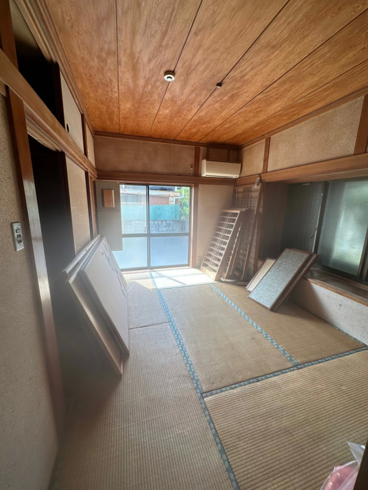 ほおづえをつく家