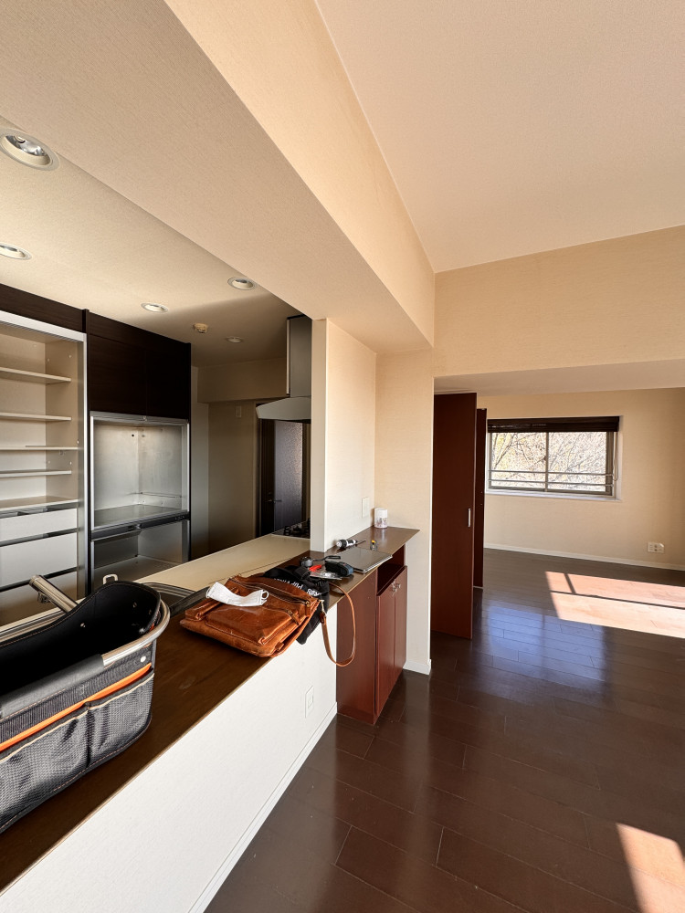 性能向上をより生かす、回遊プランで暮らしの質を高めた木のマンションリノベーション