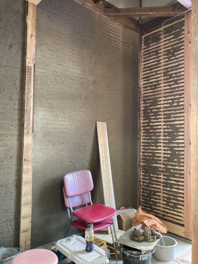 昭和をつなぐ土壁再生の小さな家