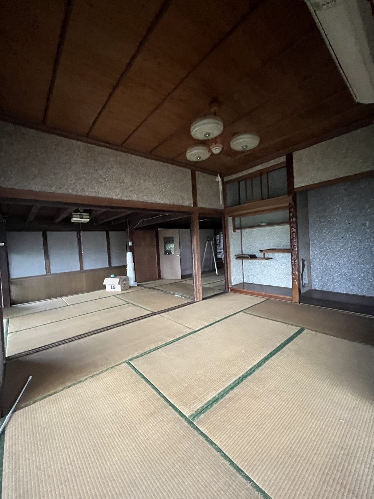 棚田に建つ古民家