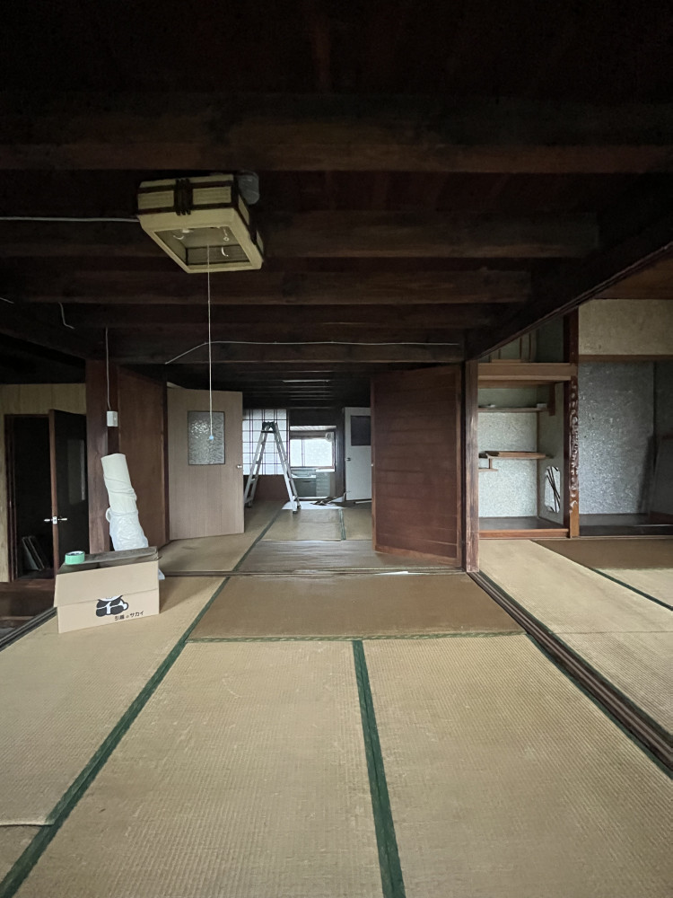 棚田に建つ古民家